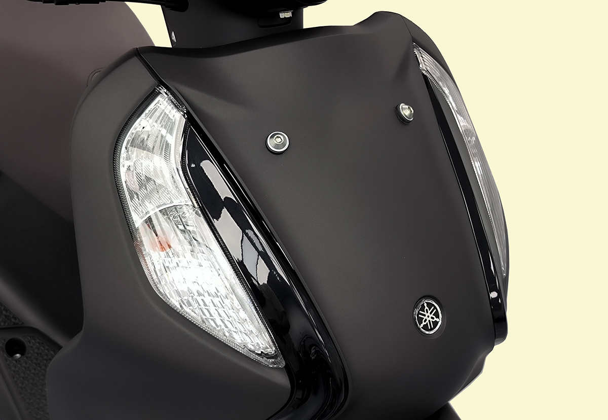 Đèn xi nhan với thiết kế lạ mắt Fascino 125 2024 màu đen nhám